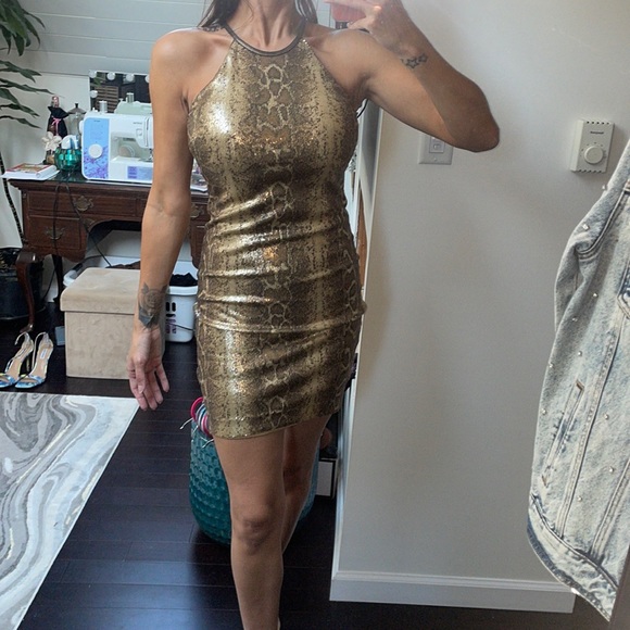 Cache Dresses & Skirts - ⚡️FLASH SALE ⚡️CACHÉ size 2 metallic gold snake print tight dress